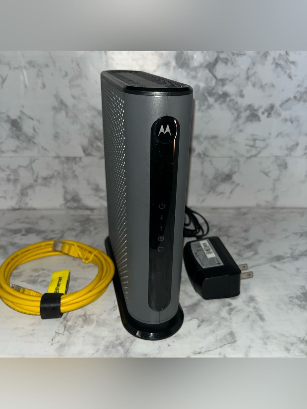 Motorola MB8600 DOCSIS 3.1 Cable Modem Gigabit Ethernet Cable & Power Cord